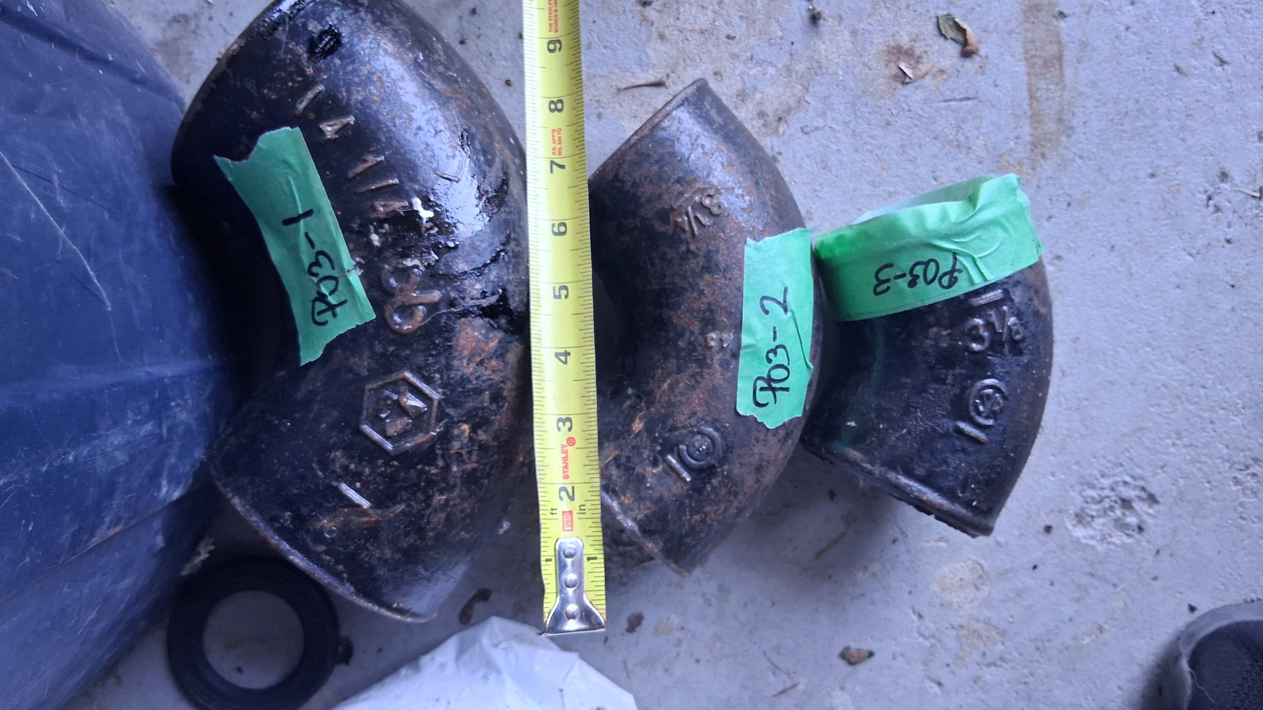 No-Hub Cast Iron 1/4 Bend Elbows Lot (4-inch, 3-inch, 2-inch), Tyler & Canada, photo 2 of 3