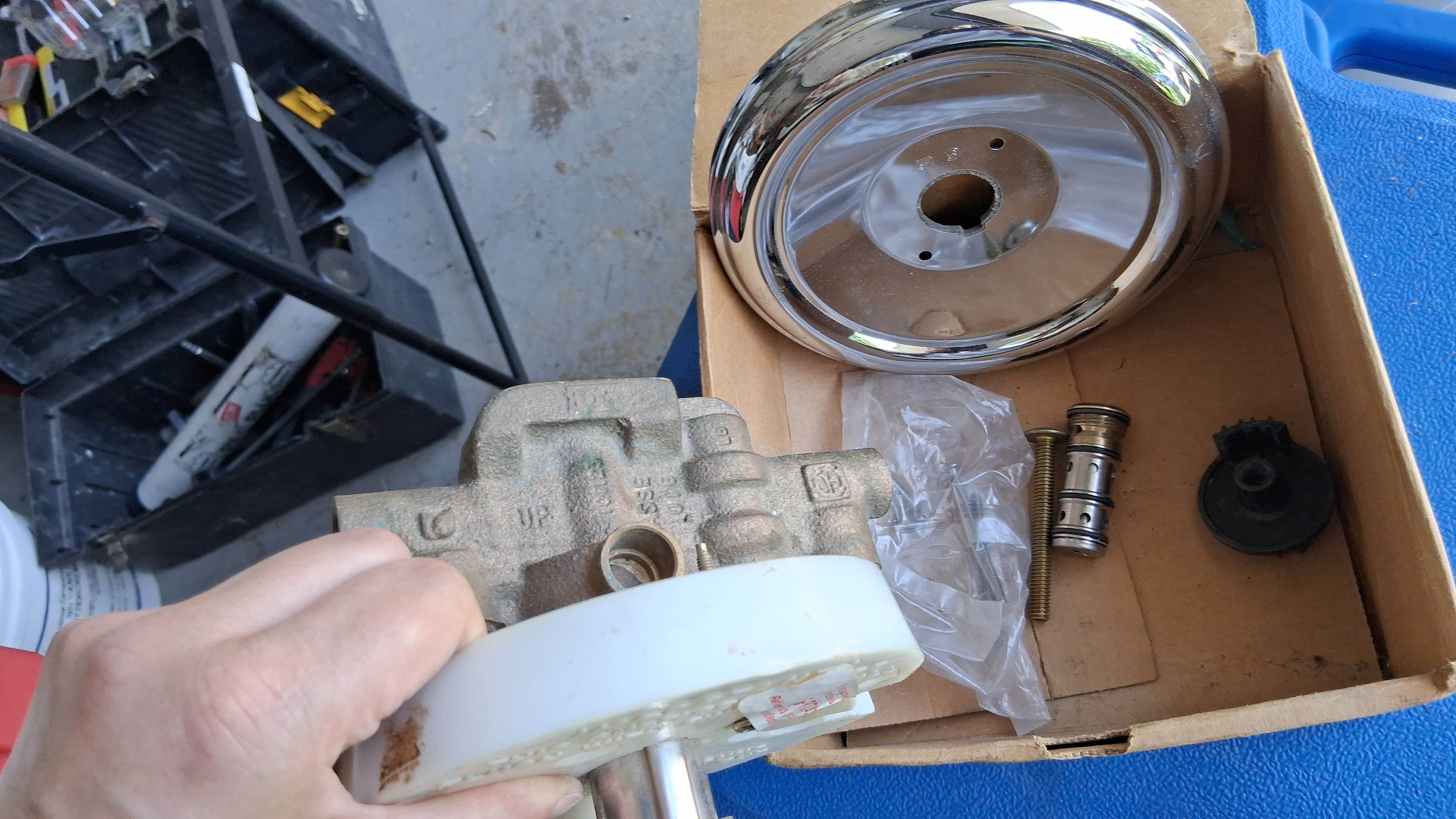 Tub/Shower Trim Kit & Brass Valve Body, Chrome, T172, photo 4 of 5