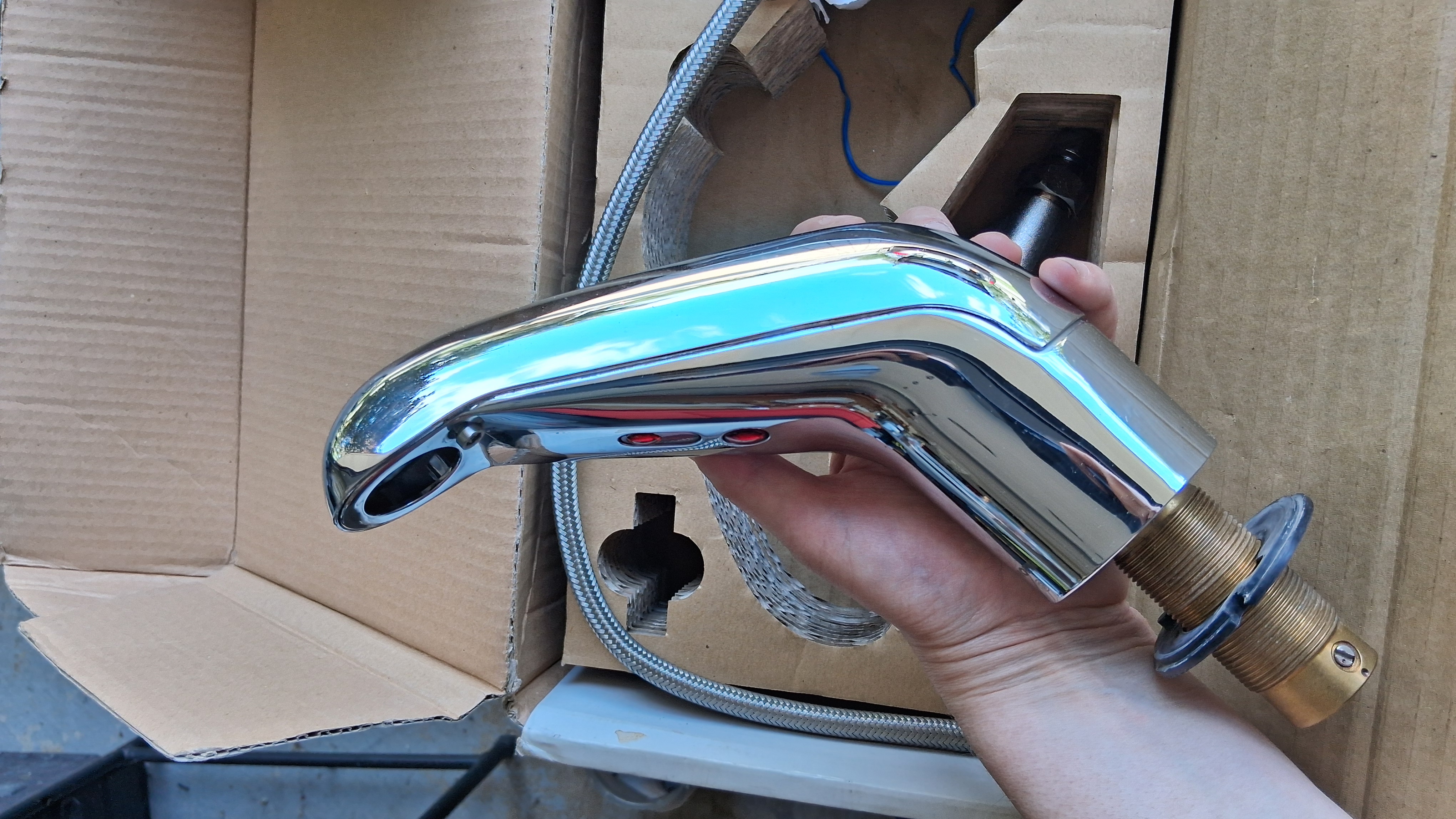 Commercial Freehand Electronic Sensor Faucet, Battery Powered, Chrome, photo 5 of 6